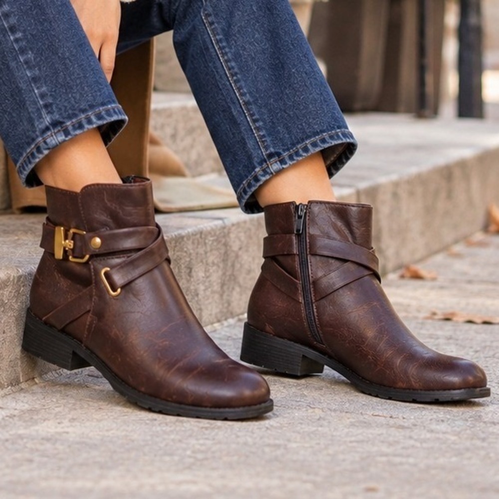 Croft & Barrow Aimee Brown Ankle Boots Womens 9 Med Dark Brown Gold Buckle Zip